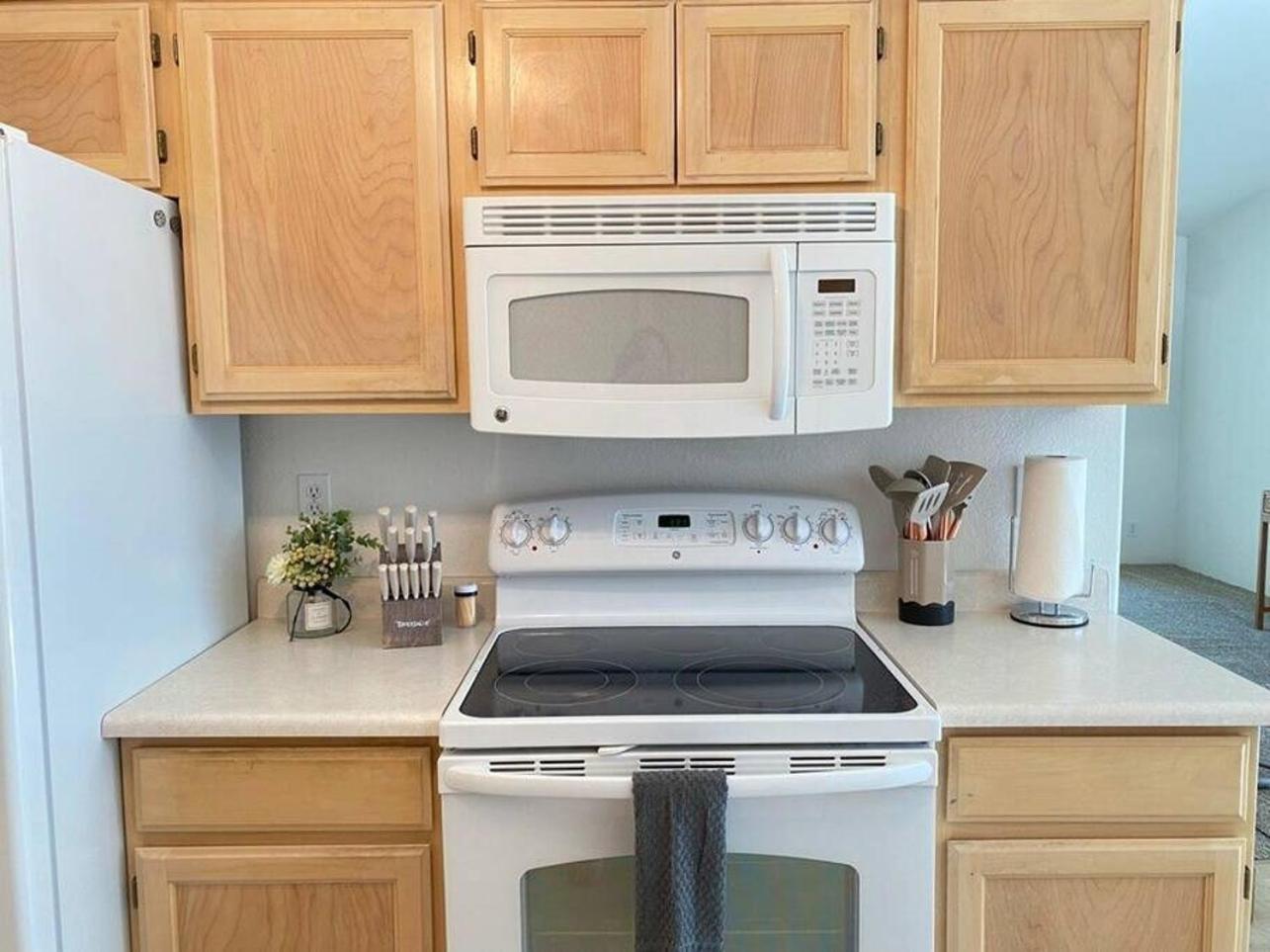 Villa Hot Tub! King Bed-Firepitt-Near Airport& Freeway Medford Exterior foto