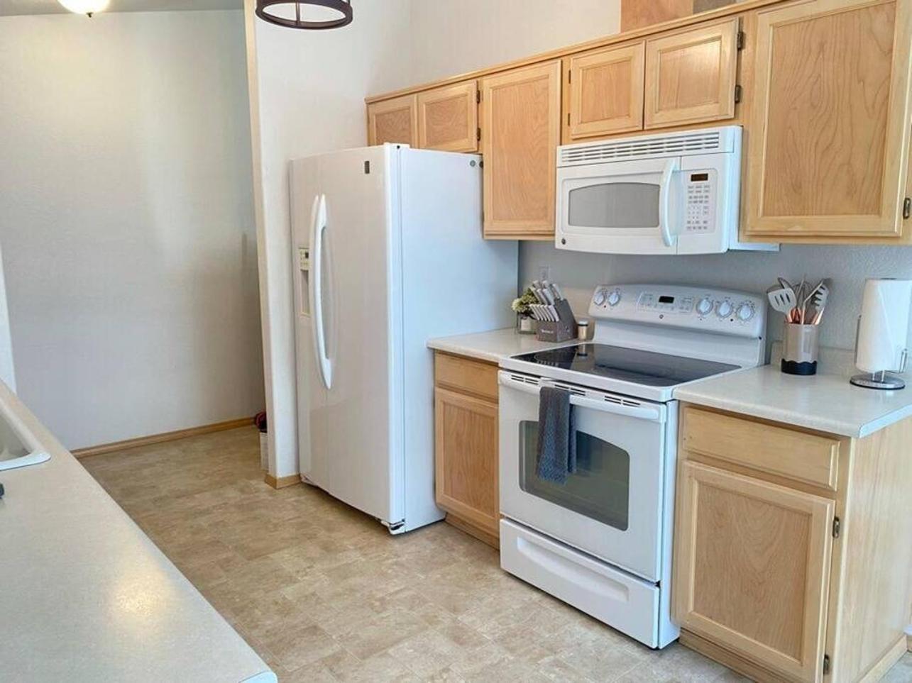 Villa Hot Tub! King Bed-Firepitt-Near Airport& Freeway Medford Exterior foto